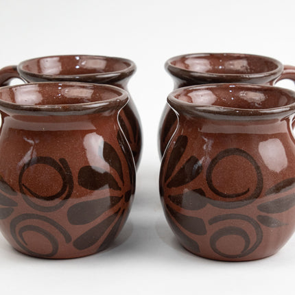Tazas de barro almendra café oscuro
