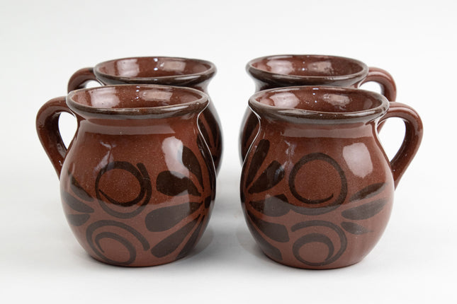Tazas de barro almendra café oscuro