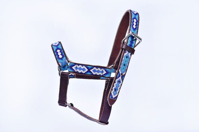 Cabezal para caballo bordado con chaquira (Charrería y caballos de escaramuza) - azul claro, azul marino y blanco MODELO #030336-LBNWH