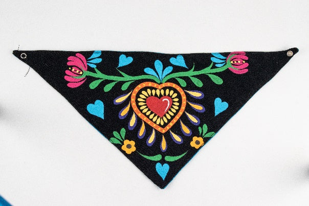 Bandana para mascota Chulada pintada a mano - Mediana MODELO #030507