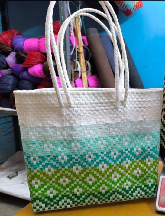 Bolsa Luichi de plástico rígido (modelo 13)