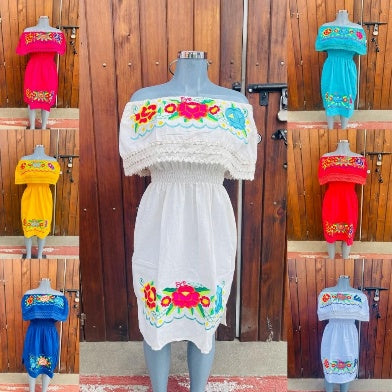Vestido bordado hombros descubiertos, talla chica MODELO #1213