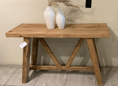 Credenza corta clásica de madera de pino MODELO #1109